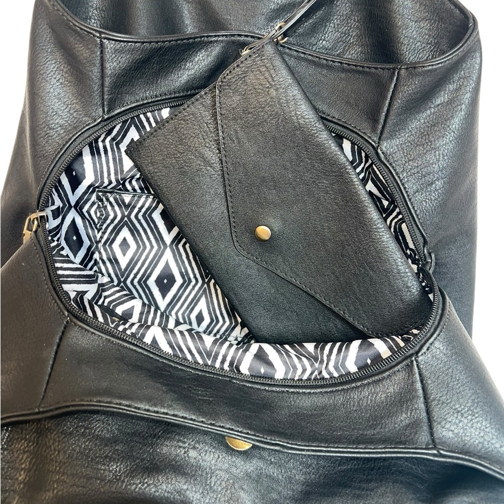 Antik Kraft Black Vegan Leather Bag - Picture 4 of 7